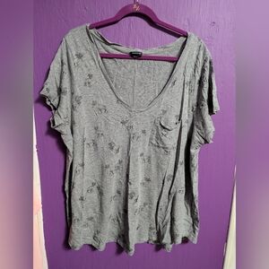 Torrid Grey V-Neck Reindeer Antler Lights Short Sleeve Graphic Tee 4X 26